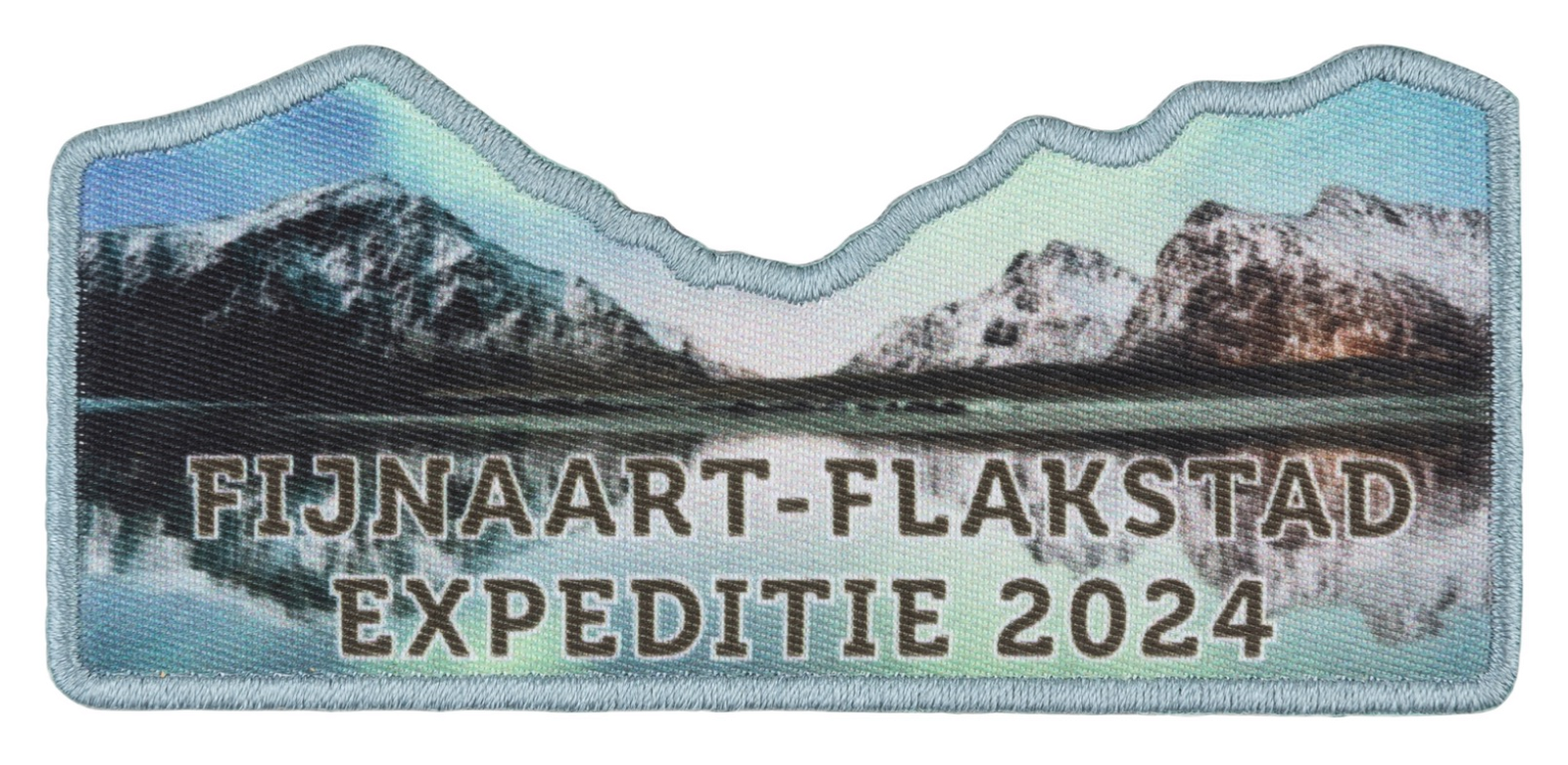Gesublimeerd landschapsembleem van Fijnaart-Flakstad Expeditie 2024